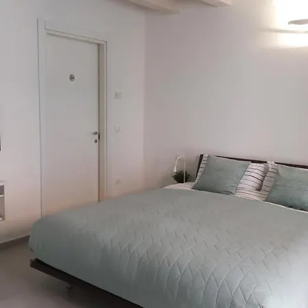 28 Apartment *